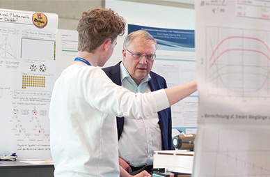 WIKA bot dem Forschungsnachwuchs die ideale Umgebung für ihre Präsentationen.