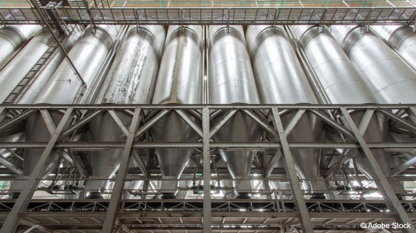 Gravimetric level measurement on silos and tanks