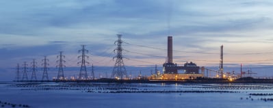 Power plants on the shore: Differential pressure transmitters monitor the filters for cooling water from the sea.