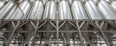 Gravimetric level measurement on silos and tanks