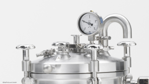 Pressure monitoring for mobile tanks in pharmaceutical processes