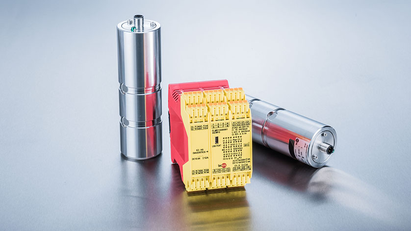 Foto van twee load pins van roestvrij staal